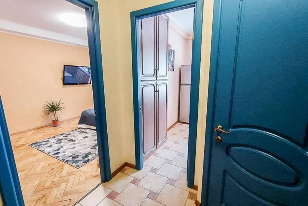 Cozy Flat Apartment Kiev Bagian luar foto